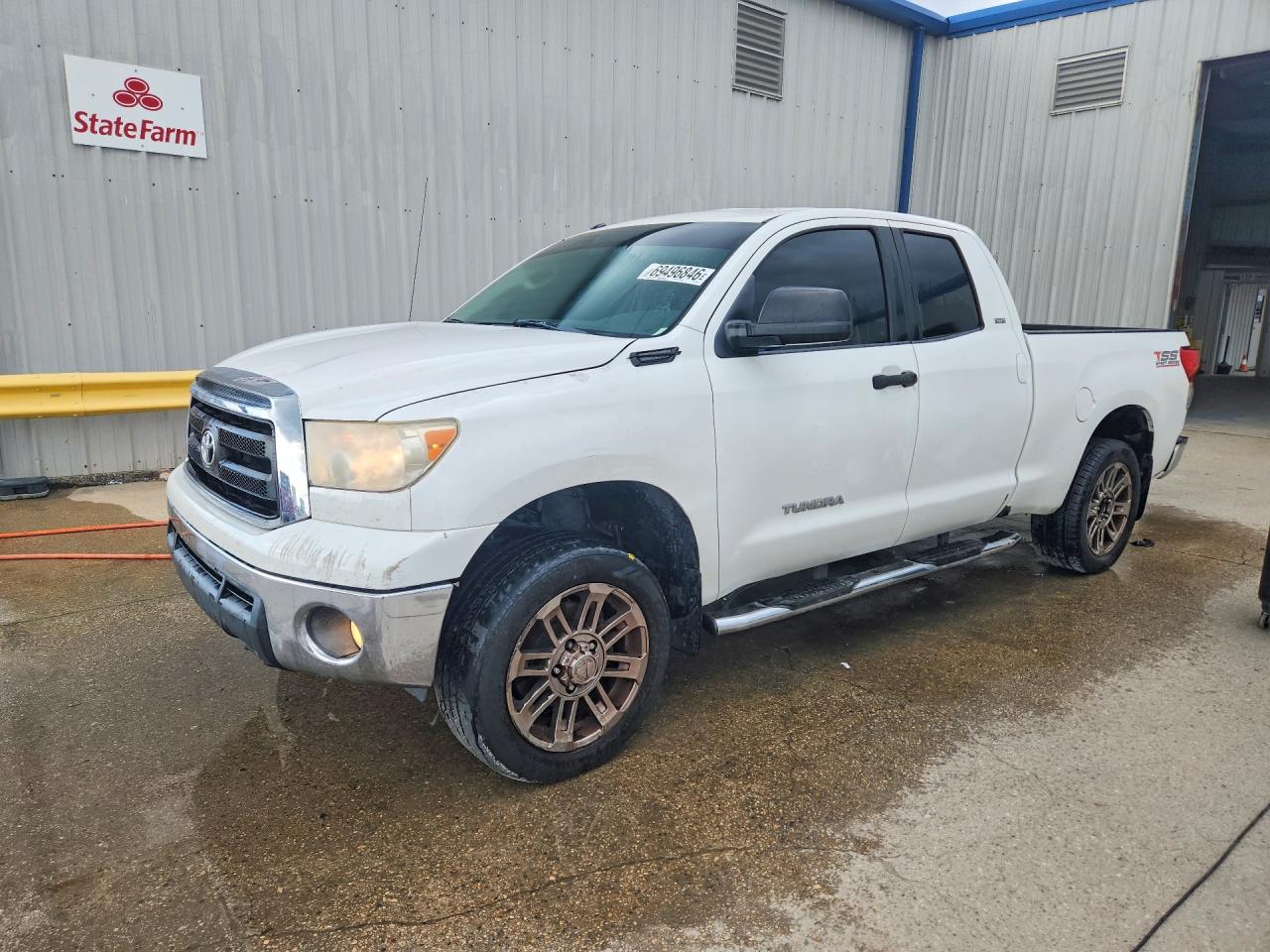 2012 TOYOTA TUNDRA SR5 — Front 3/4
