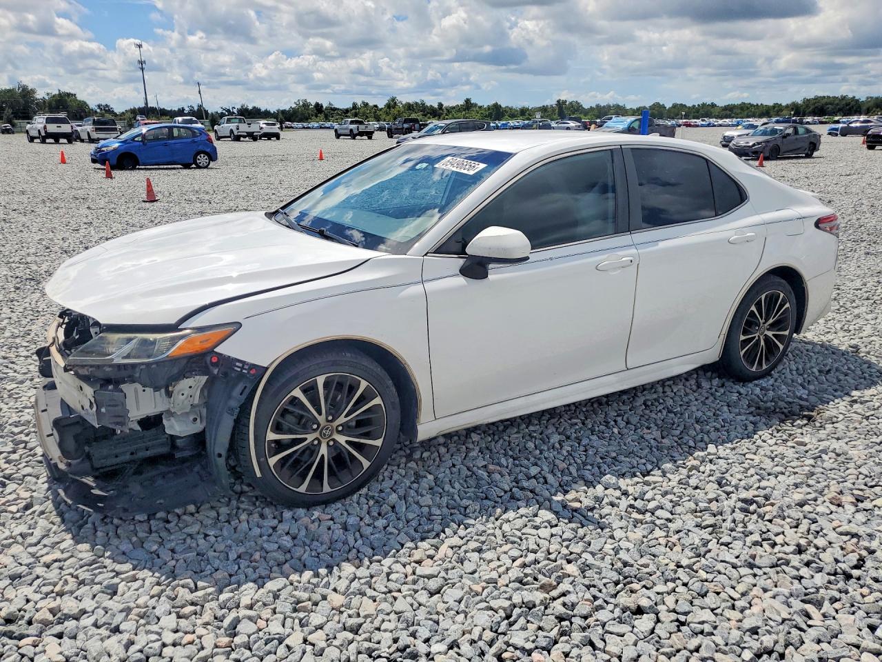 2019 TOYOTA CAMRY L/LE/SE/XLE — Front 3/4