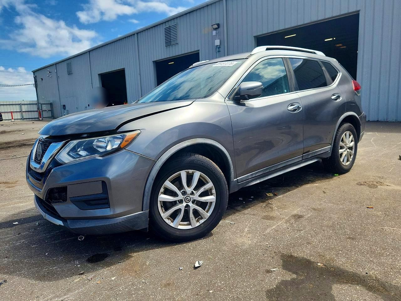 2018 NISSAN ROGUE — Front 3/4