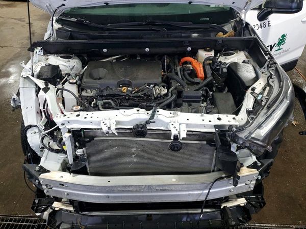 2025 TOYOTA RAV4 LE — Engine bay