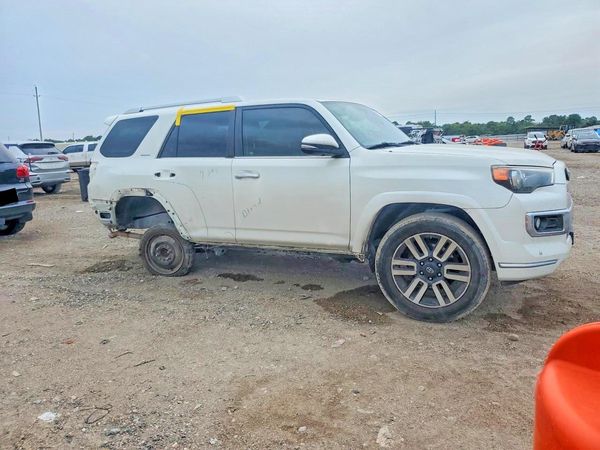 2016 TOYOTA 4RUNNER — Passenger 3/4