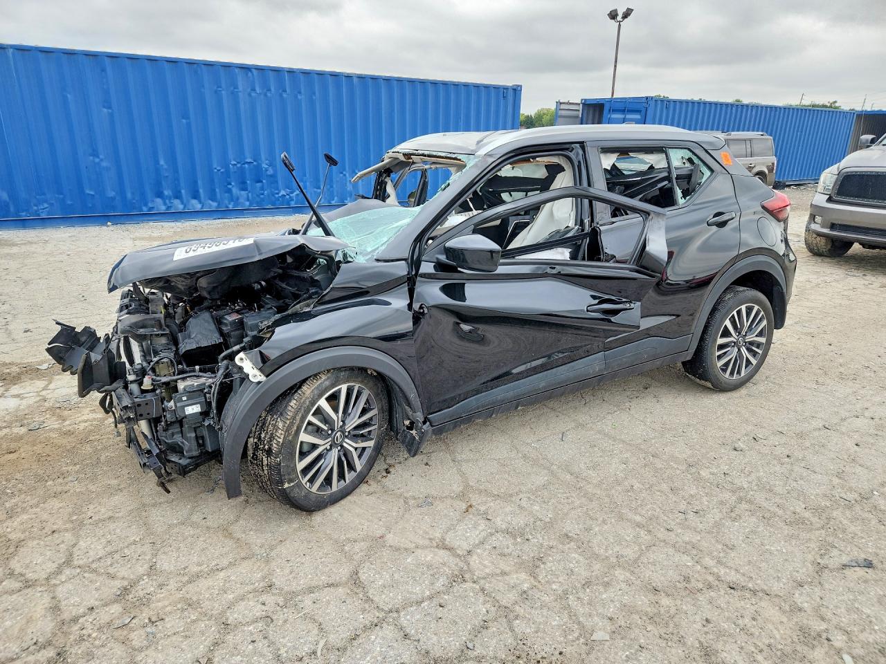 2021 NISSAN KICKS SV — Front 3/4
