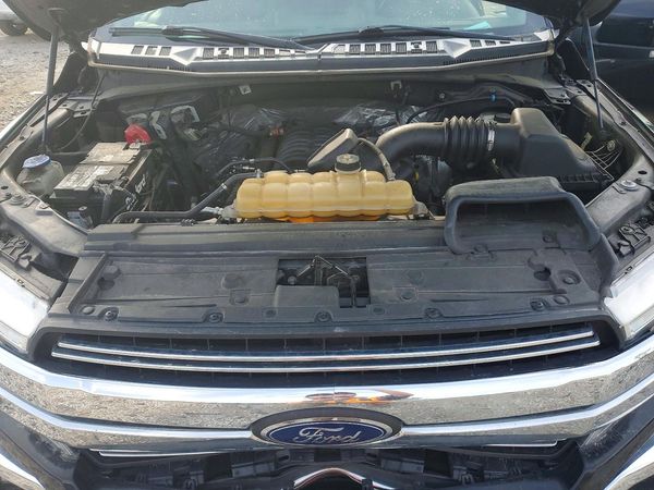 2019 FORD F150 — Engine bay