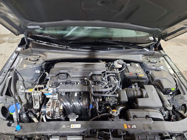 2026 HYUNDAI ELANTRA — Engine bay