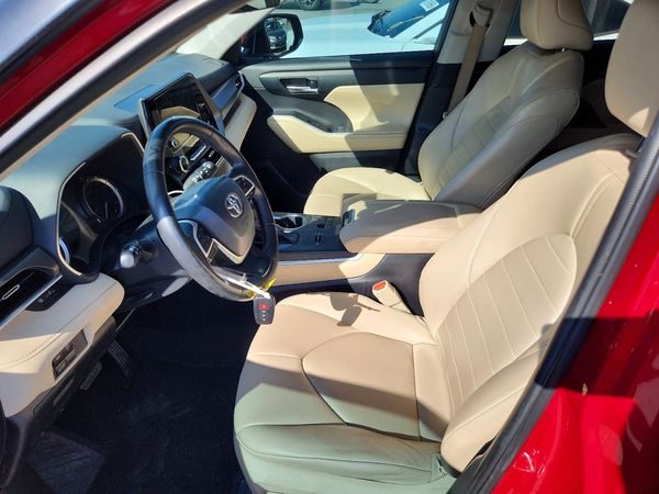 2023 TOYOTA HIGHLANDER — DENT