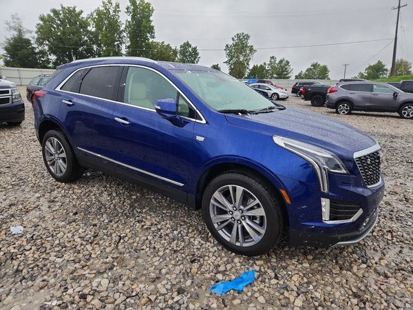 2026 CADILLAC XT5 Premium Luxury — Passenger 3/4