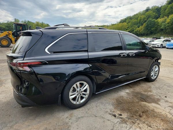 2023 TOYOTA SIENNA XSE / XLE