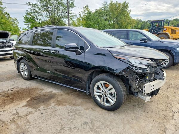 2023 TOYOTA SIENNA XSE / XLE