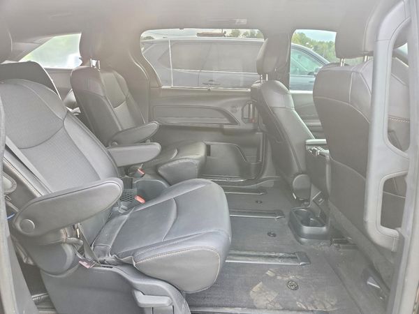 2023 TOYOTA SIENNA XSE / XLE