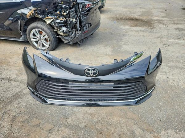 2023 TOYOTA SIENNA XSE / XLE