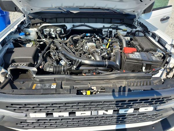 2026 FORD BRONCO — Engine bay