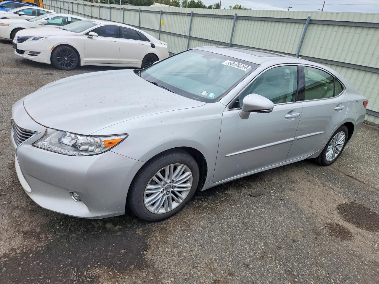 2014 LEXUS ES 350 — Front 3/4