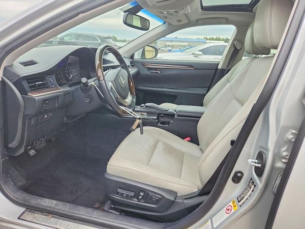 2014 LEXUS ES 350 — DENT