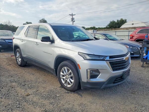 2022 CHEVROLET TRAVERSE LS — Passenger 3/4