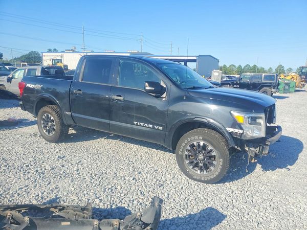 2019 NISSAN TITAN — Passenger 3/4