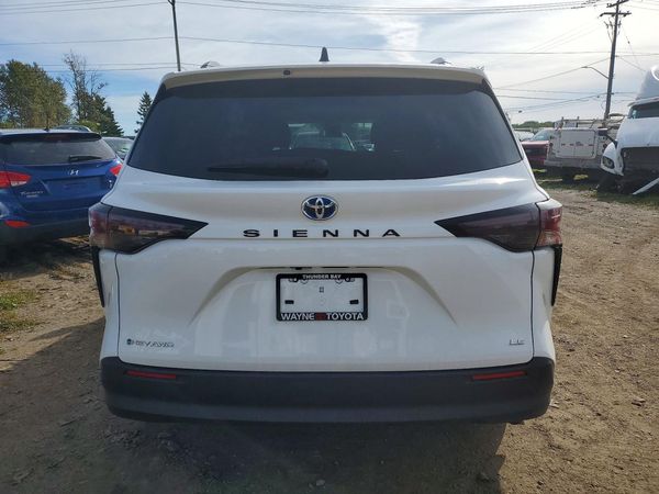 2025 TOYOTA SIENNA — DIRR