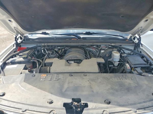 2015 CHEVROLET TAHOE — Engine bay