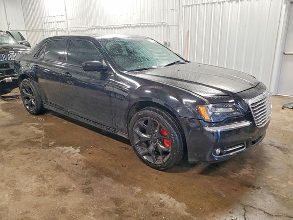 2014 CHRYSLER 300 — Passenger 3/4