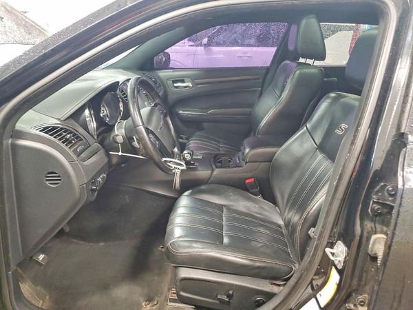 2014 CHRYSLER 300 — DENT