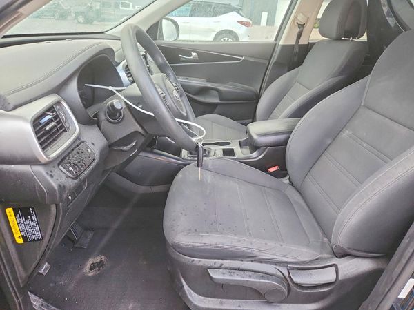 2016 KIA SORENTO — DENT