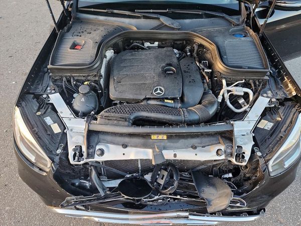 2020 MERCEDES-BENZ GLC-CLASS GLC300 — Engine bay