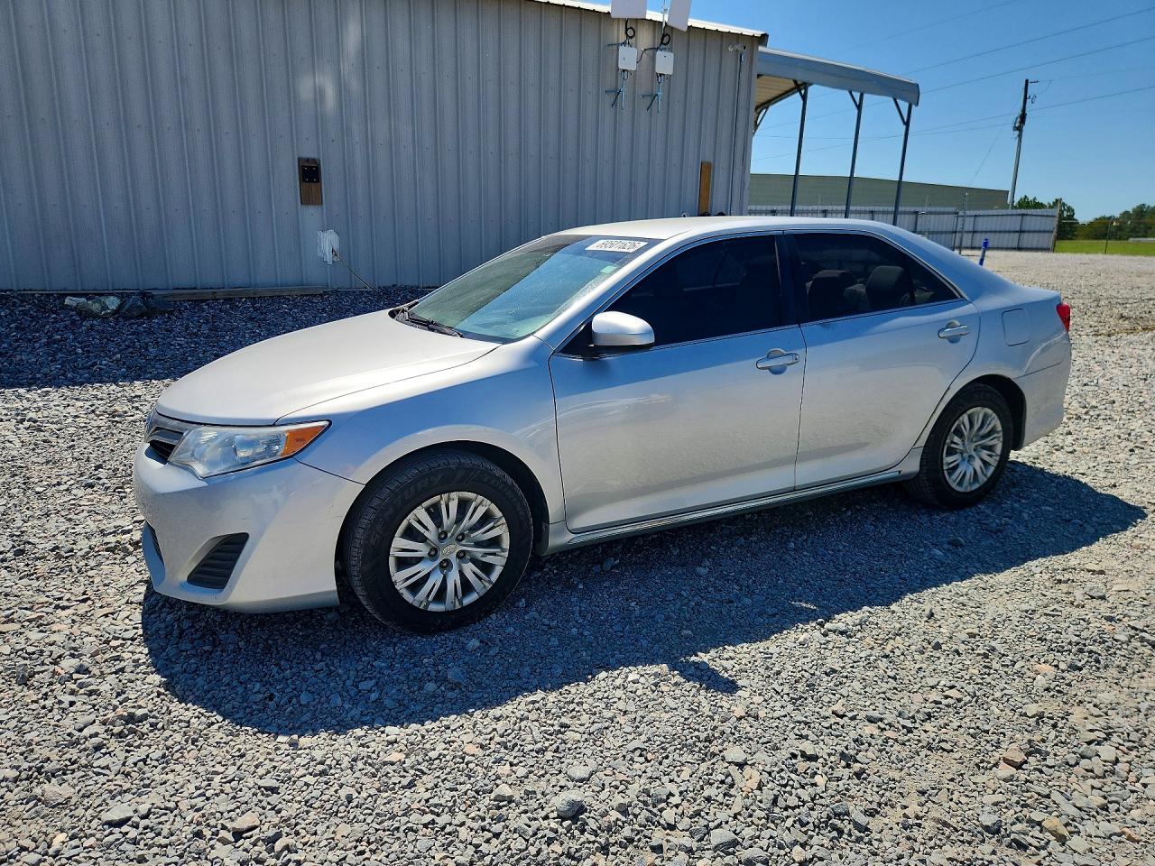 2013 TOYOTA CAMRY — Front 3/4