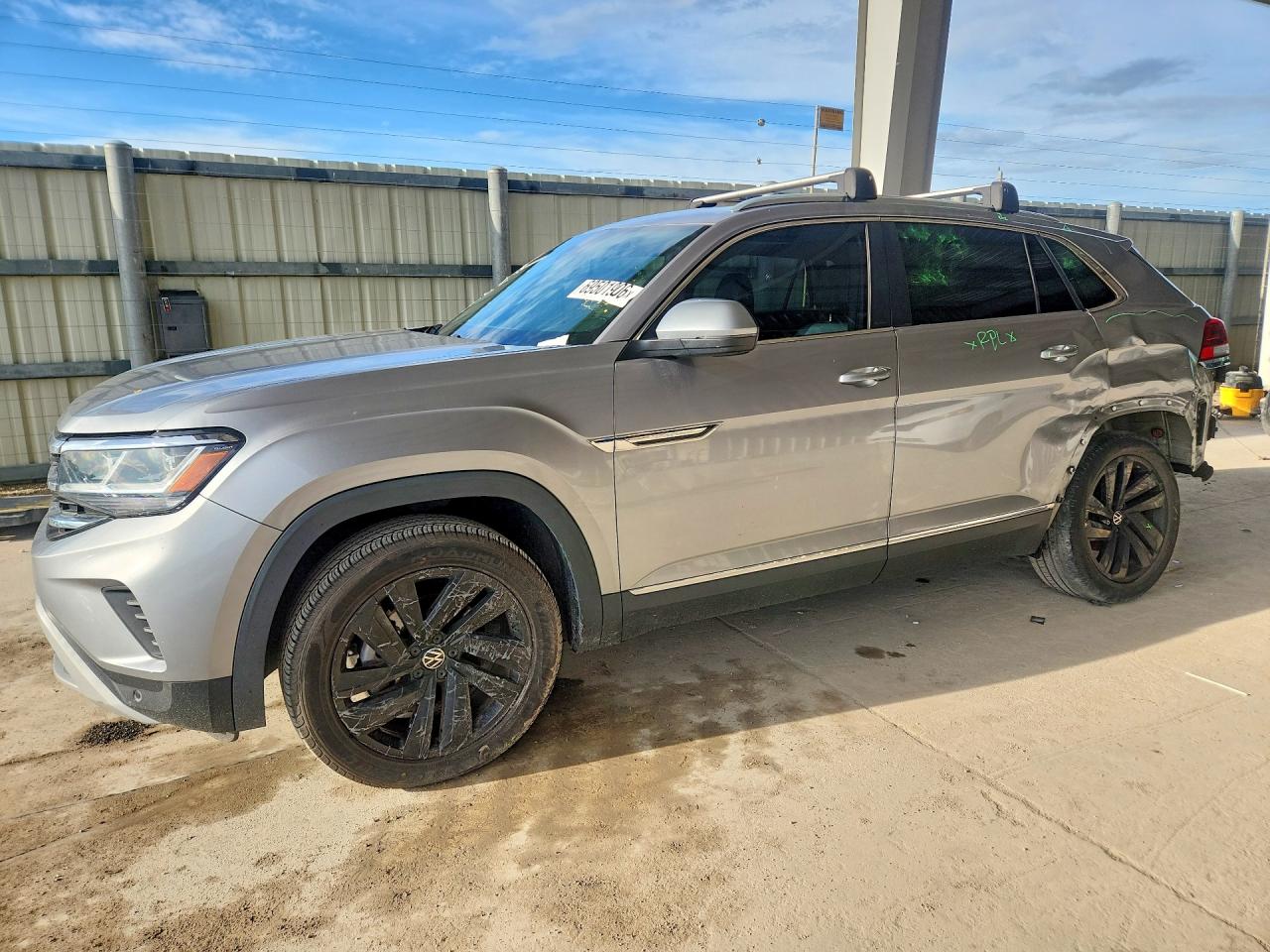 2023 VOLKSWAGEN ATLAS CROSS SPORT — Front 3/4