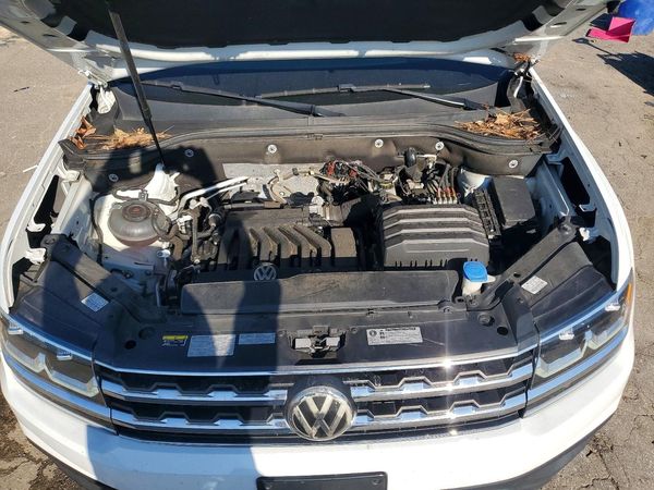 2019 VOLKSWAGEN ATLAS — Engine bay