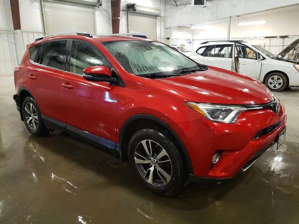 2017 TOYOTA RAV4 — Passenger 3/4