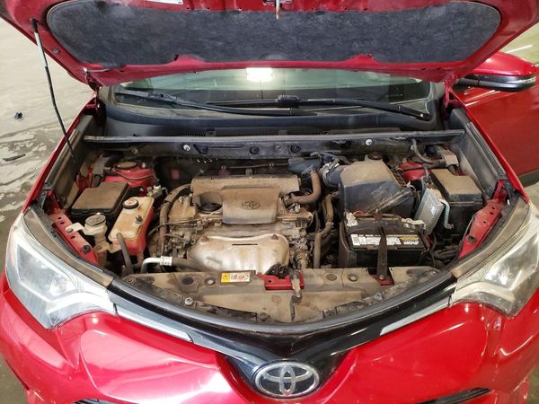 2017 TOYOTA RAV4 — Engine bay