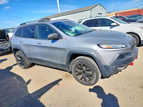 2016 JEEP CHEROKEE TRAILHAWK 4X4 — Passenger 3/4