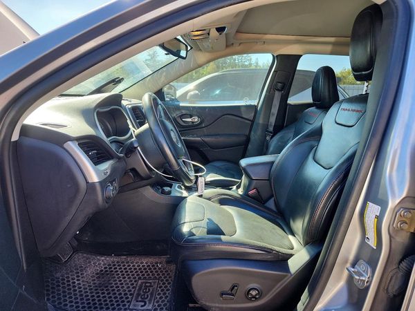2016 JEEP CHEROKEE TRAILHAWK 4X4 — DENT