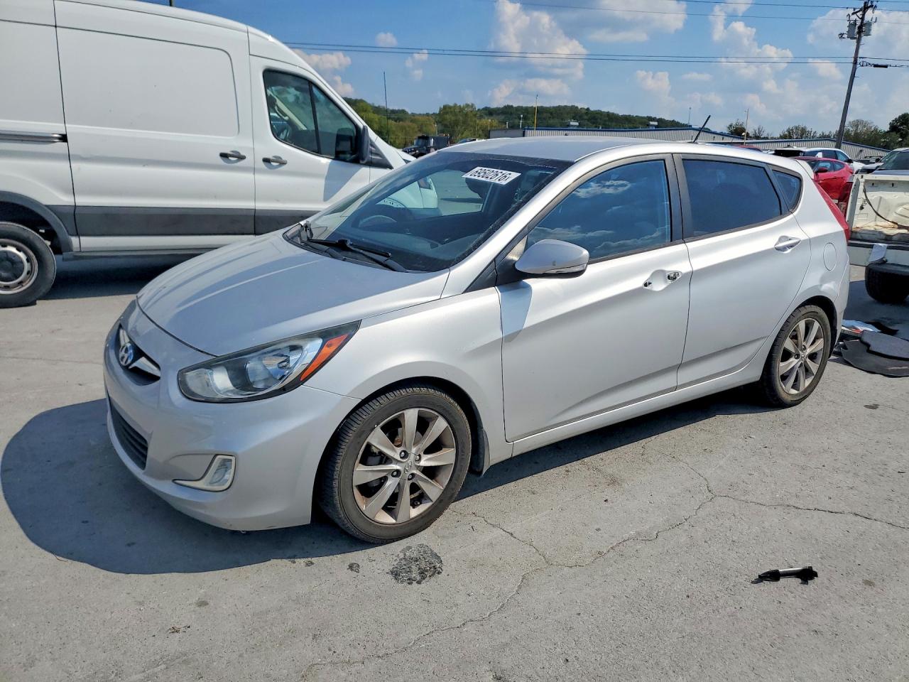 2013 HYUNDAI ACCENT GLS Premium/ SE