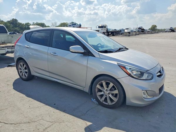 2013 HYUNDAI ACCENT GLS Premium/ SE