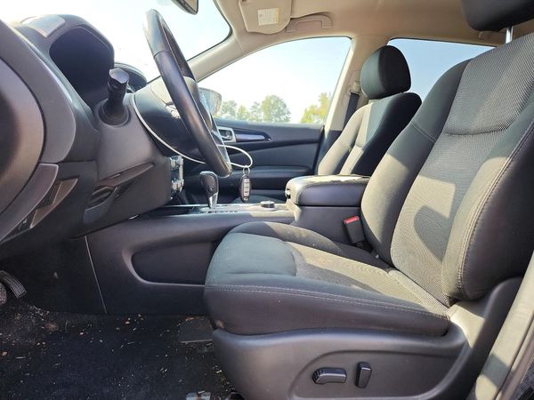 2018 NISSAN PATHFINDER — DENT