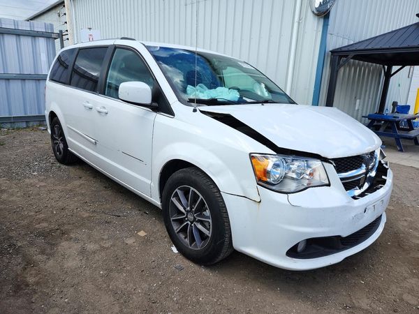 2017 DODGE GRAND CARAVAN SE, SXT, Express — Passenger 3/4