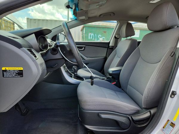 2016 HYUNDAI ELANTRA — DENT