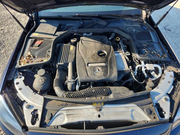 2015 MERCEDES-BENZ C — Engine bay