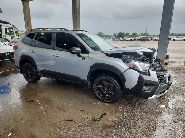 2023 SUBARU FORESTER — Passenger 3/4