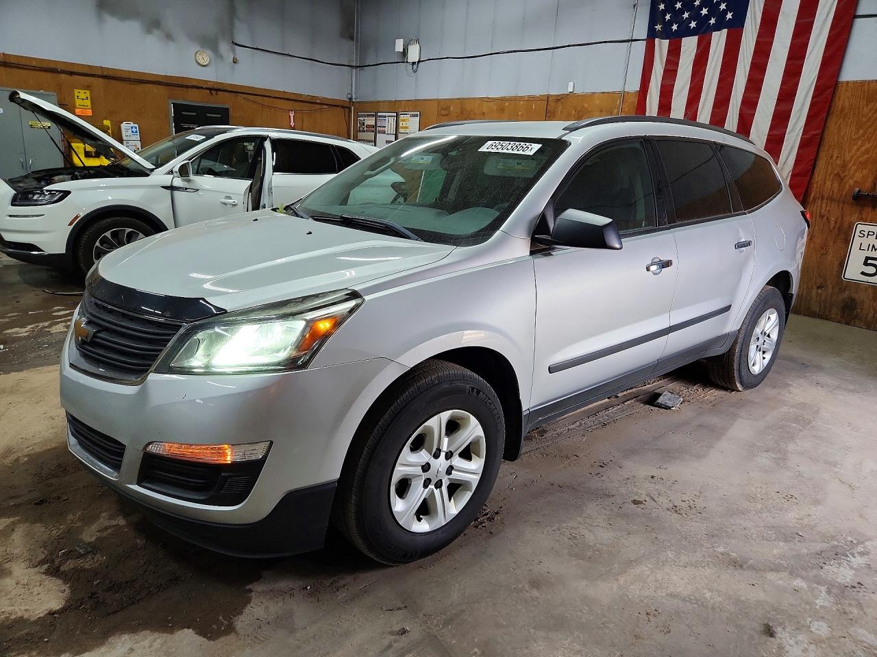 2016 CHEVROLET TRAVERSE LS — Front 3/4