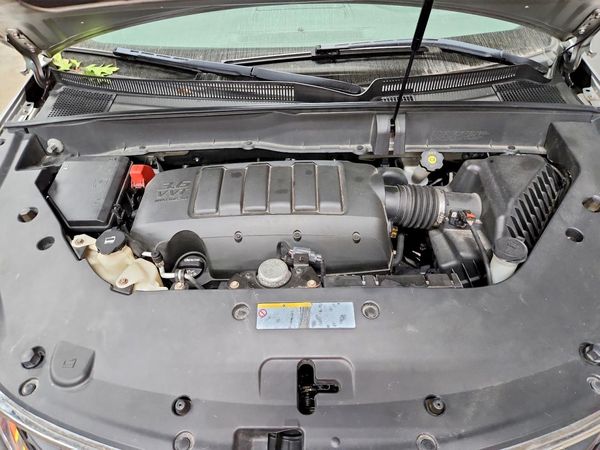 2016 CHEVROLET TRAVERSE LS — Engine bay
