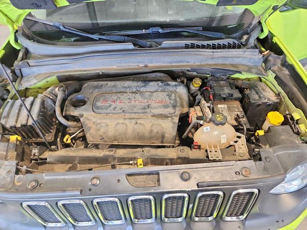 2017 JEEP RENEGADE — Engine bay