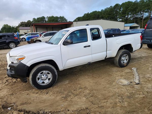 2017 TOYOTA TACOMA — DSFA — Front 3/4