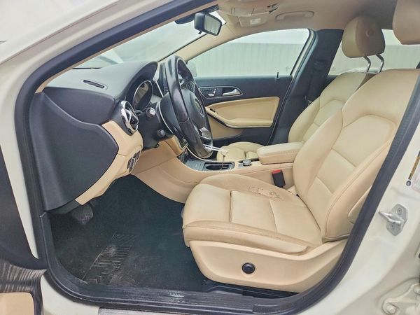 2018 MERCEDES-BENZ GLA-CLASS GLA250 — DENT