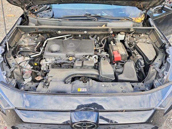 2022 TOYOTA RAV4 — Engine bay