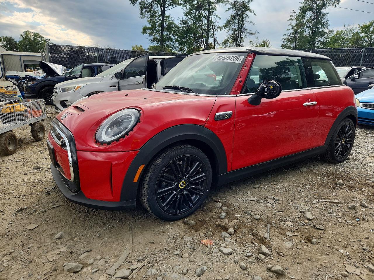 2023 MINI COOPER — Front 3/4