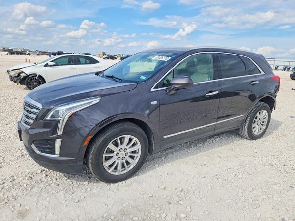 2017 CADILLAC XT5 — Front 3/4