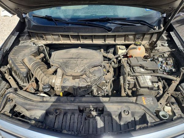 2017 CADILLAC XT5 — Engine bay