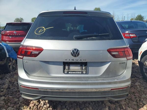 2023 VOLKSWAGEN TIGUAN 4Motion SE — DIRR