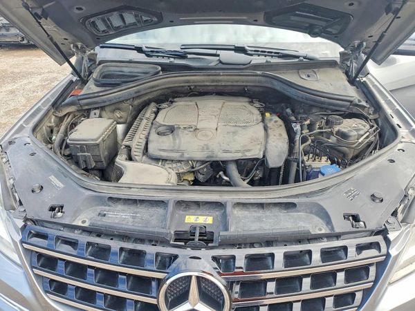 2015 MERCEDES-BENZ ML — Engine bay